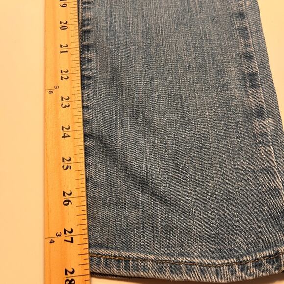 Levi’s Women’s Classic Straight Jeans Light Wash 6 - Picture 9 of 9